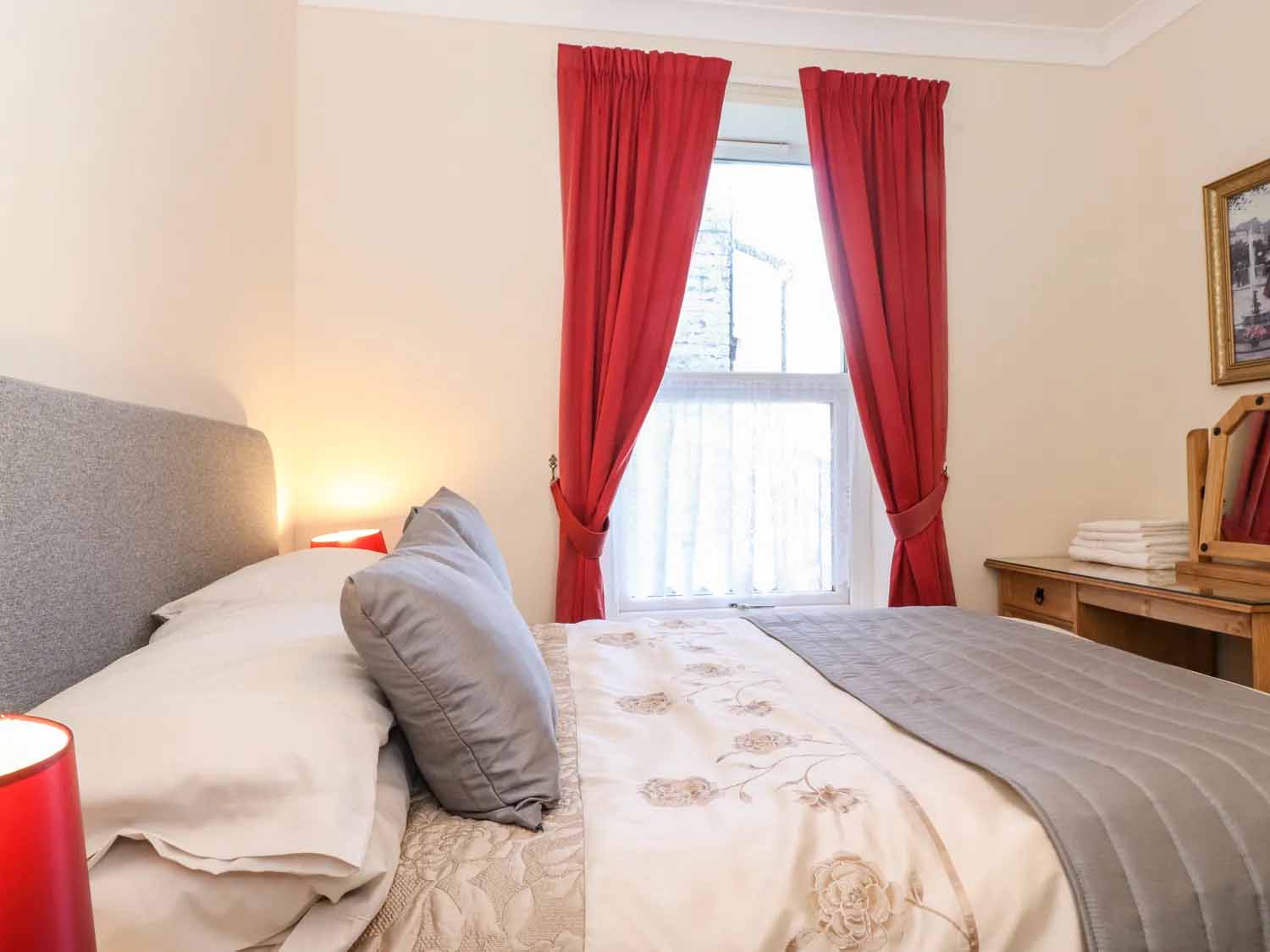 Bedrooms & Bathrooms