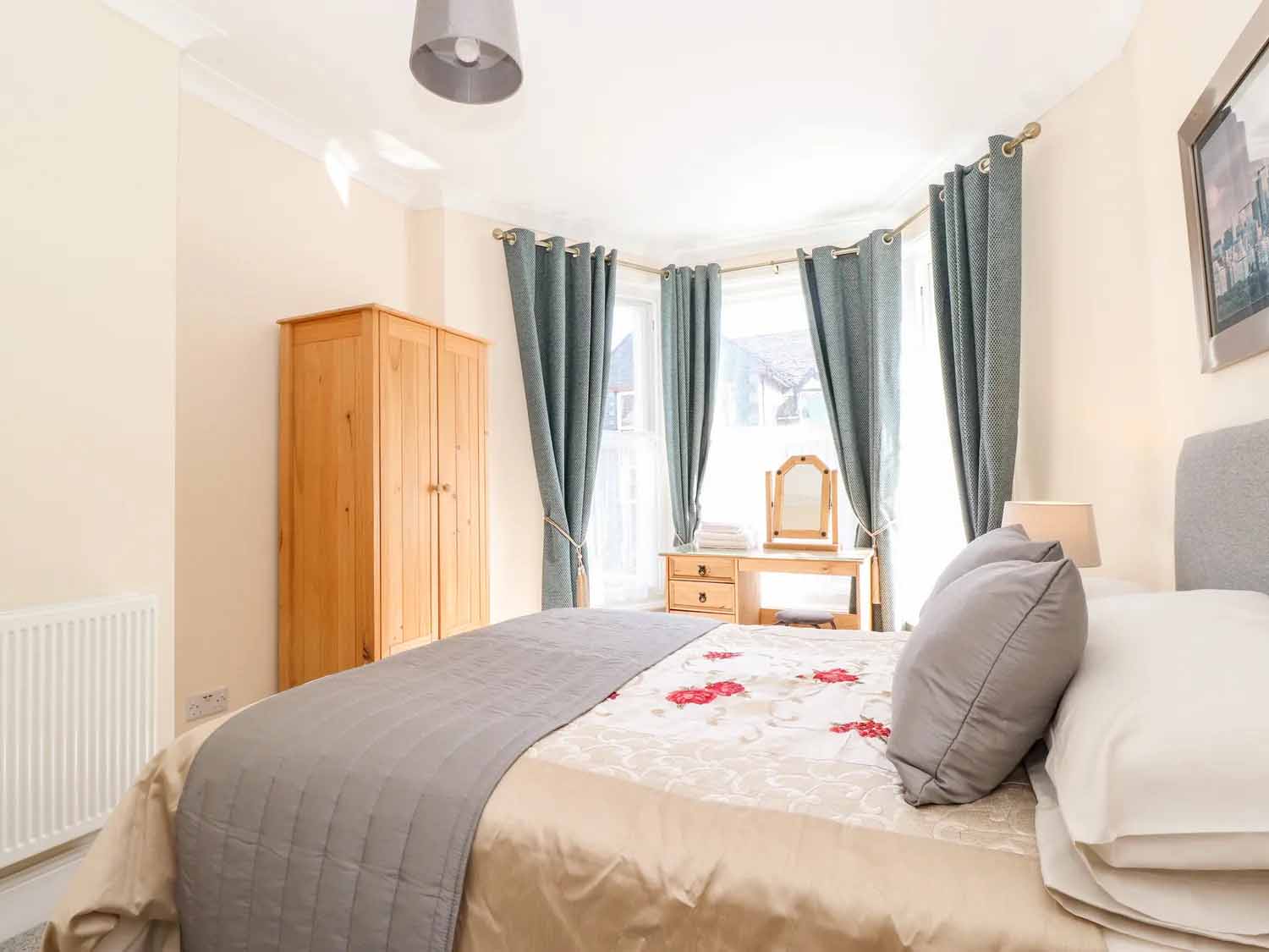 Bedrooms & Bathrooms