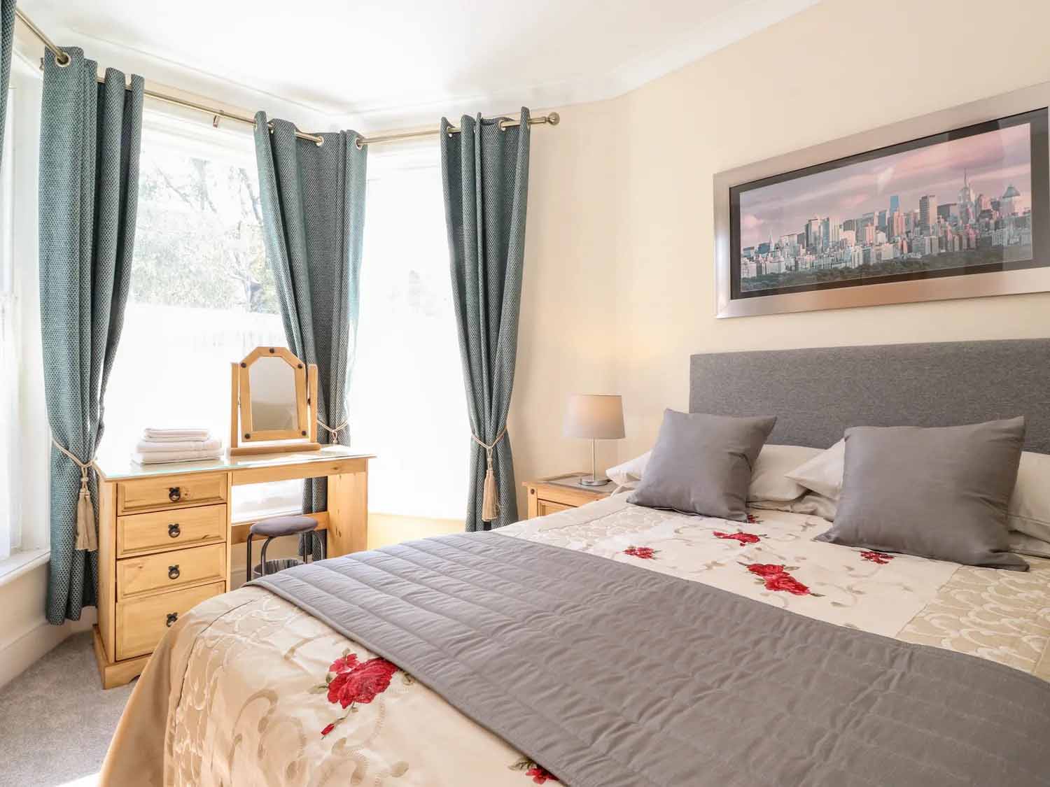 Bedrooms & Bathrooms