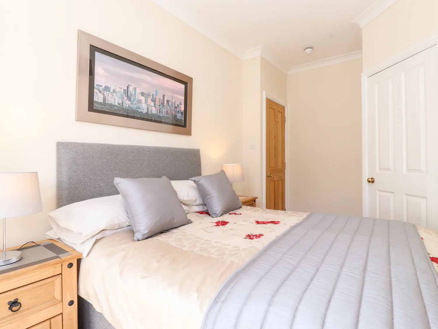 Bedrooms & Bathrooms