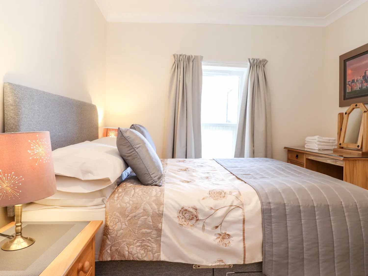Bedrooms & Bathrooms