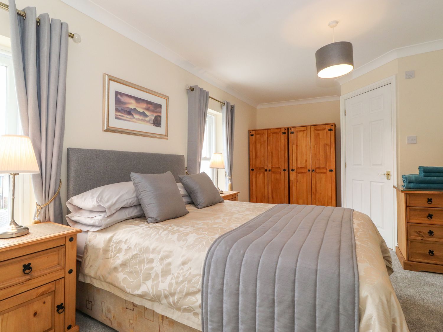 Bedrooms & Bathrooms