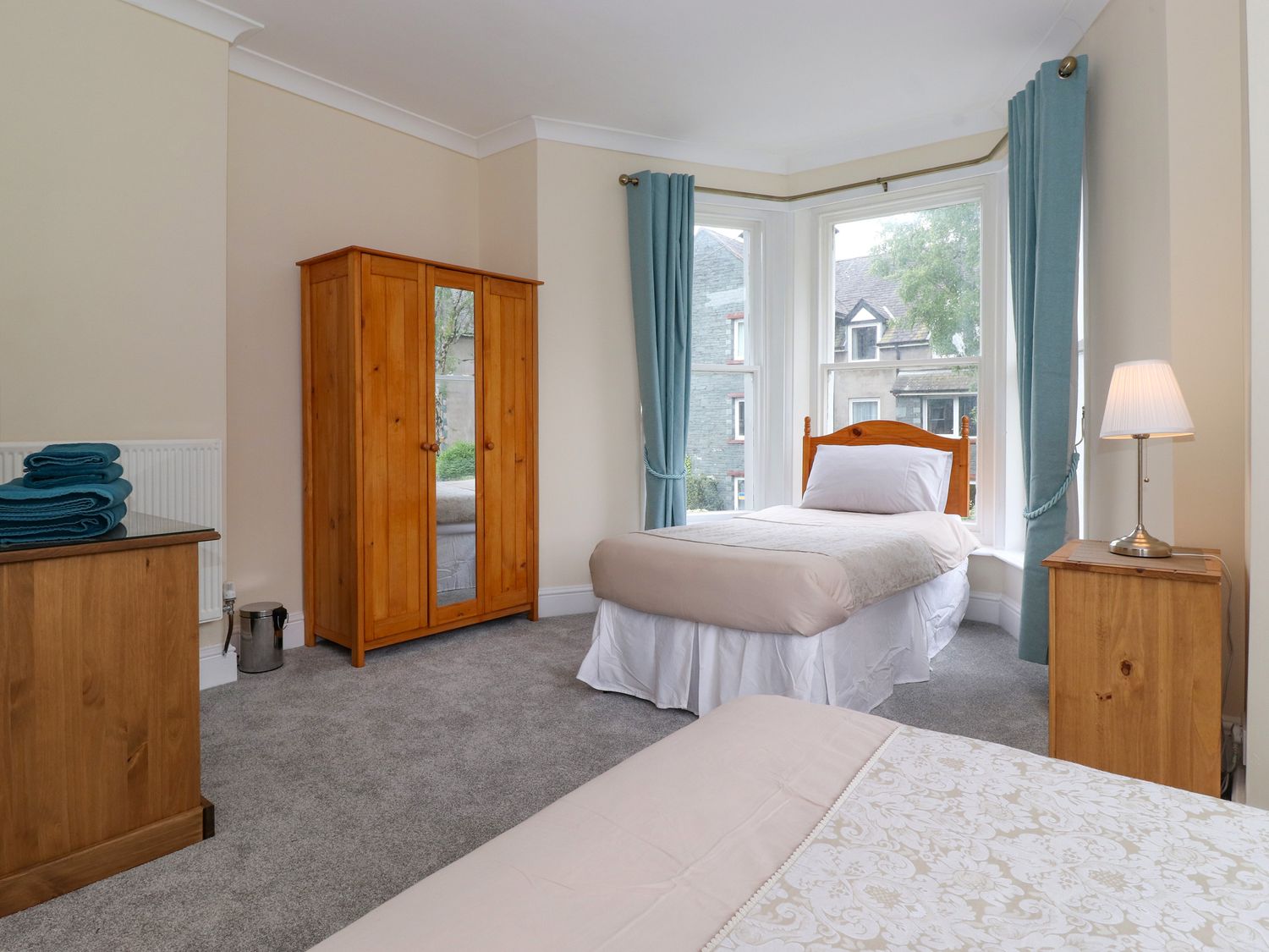 Bedrooms & Bathrooms